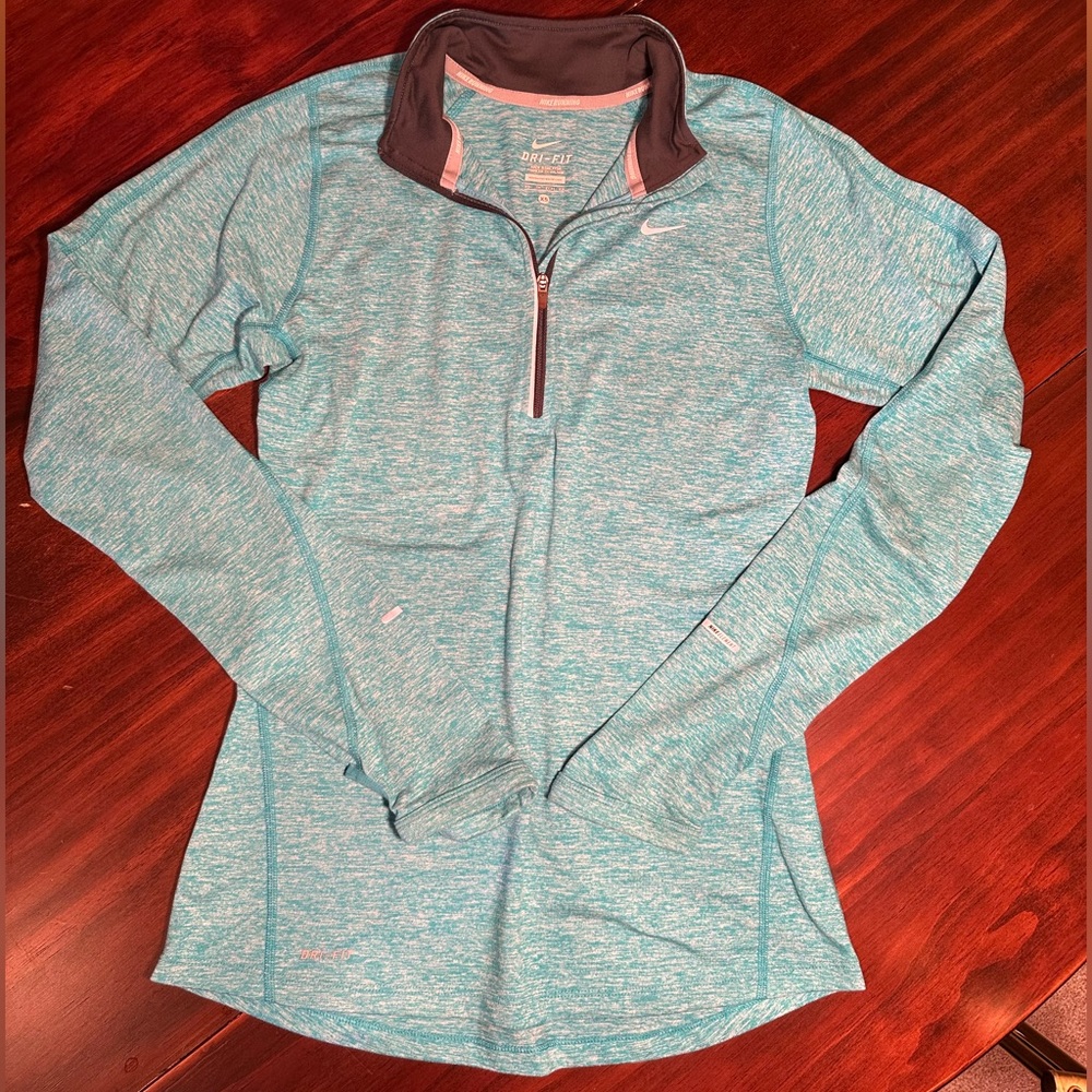 NIKE Dri Fit Pullover